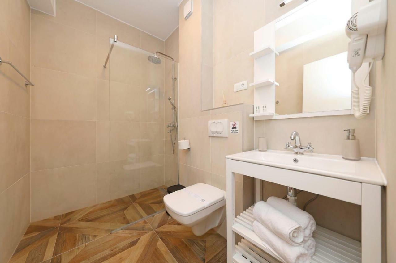 Redstone Luxury Apartments سفيتا نيدلجا المظهر الخارجي الصورة